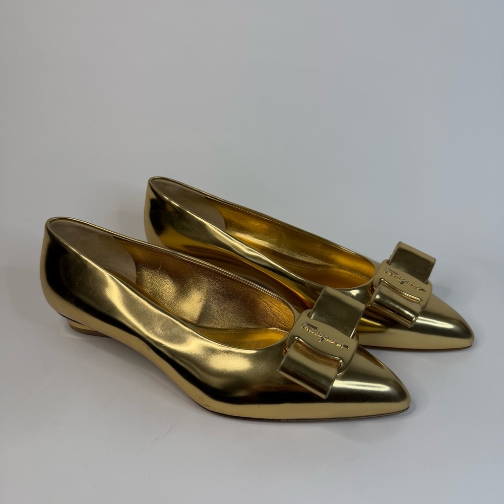 Salvatore Ferragamo Women's Flats with Bow Accent Gold